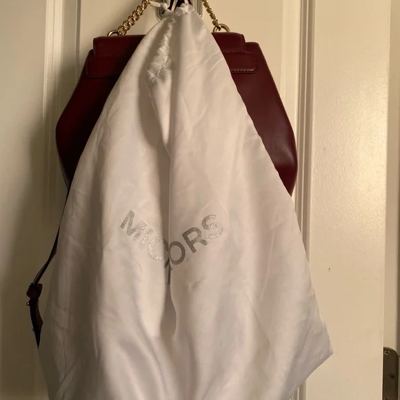 michael kors MOTT chain leather backpack burgundy